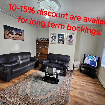 לידס Spacious Two Bedroom House, Parking And Wifi מראה חיצוני תמונה