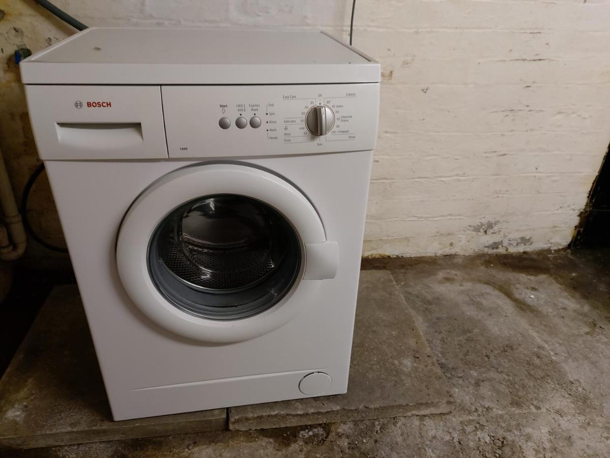 לידס Spacious Two Bedroom House, Parking And Wifi מראה חיצוני תמונה
