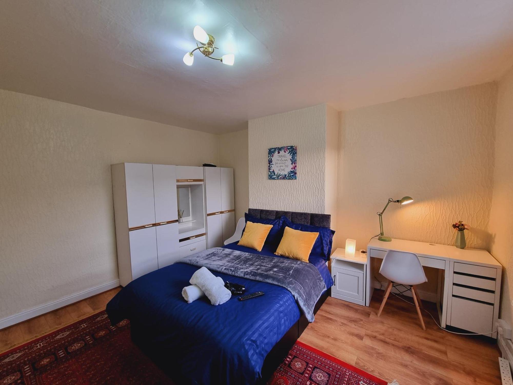 לידס Spacious Two Bedroom House, Parking And Wifi מראה חיצוני תמונה